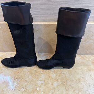 Giuseppe Zanotti black hide riding boot with brown leather top. Size 40